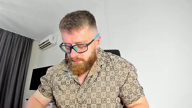 Snapshot of Findom_guy chatting on 29, 5, 2026 Findom guy online show from 29, 5, 2026