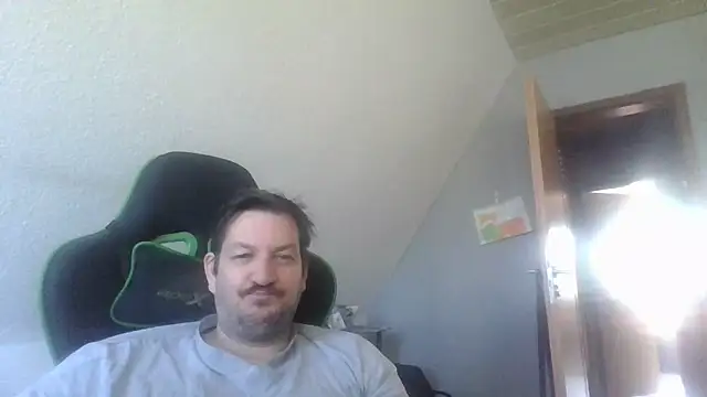 Snapshot of Golffahrer1982 chatting on 27, 2, 2026 Golffahrer1982 online show from 27, 2, 2026