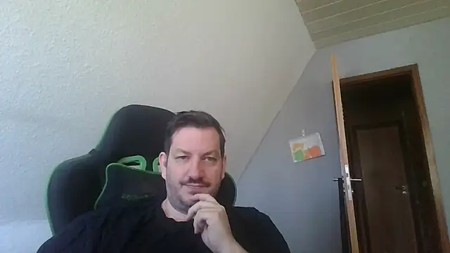 Snapshot of Golffahrer1982 chatting on 20, 3, 2026 Golffahrer1982 online show from 20, 3, 2026