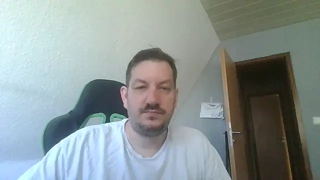 Snapshot of Golffahrer1982 chatting on 26, 6, 2026 Golffahrer1982 online show from 26, 6, 2026