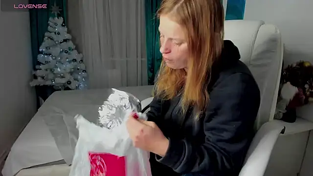 Kathlyn  Heath online show from 6, 1, 2025