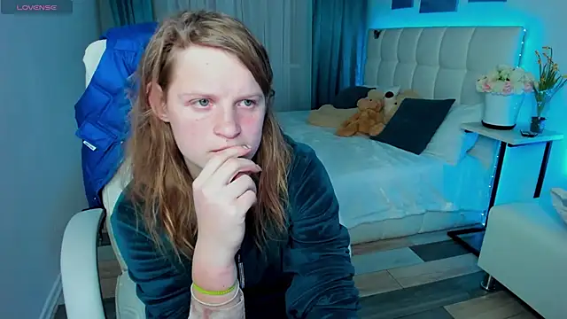 Kathlyn  Heath online show from 11, 3, 2025