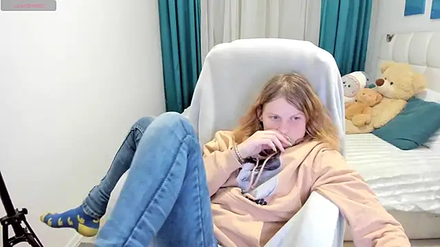 Kathlyn  Heath online show from 24, 11, 2025