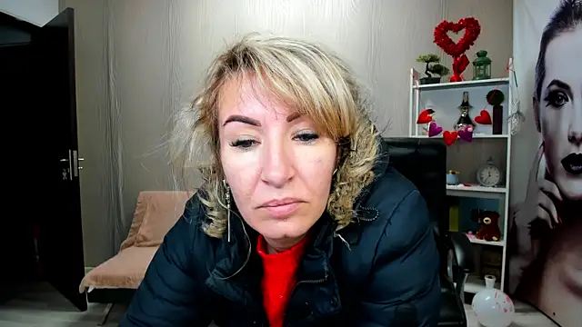 Cassandra Hotty online show from 13, 2, 2025