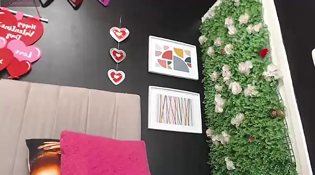 Snapshot of AngelitaWild_ chatting on 18, 2, 2025 AngelitaWild online show from 18, 2, 2025