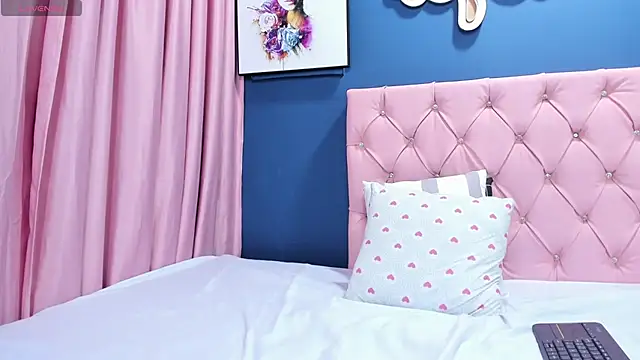 Snapshot of AngelitaWild_ chatting on 28, 2, 2025 AngelitaWild online show from 28, 2, 2025