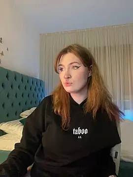  Chlo  e online show from 8, 2, 2025