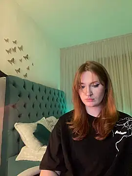  Chlo  e online show from 20, 2, 2025