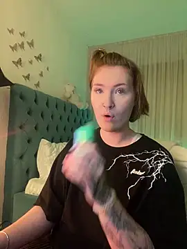  Chlo  e online show from 21, 2, 2025