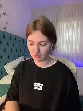  Chlo  e online show from 14, 3, 2025