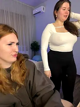  Chlo  e online show from 26, 9, 2025