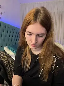  Chlo  e online show from 12, 10, 2025