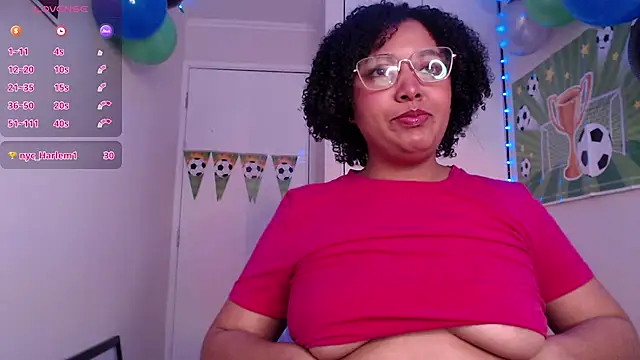 Snapshot of michell_bling1 chatting on 6, 7, 2026 michell bling1 online show from 6, 7, 2026