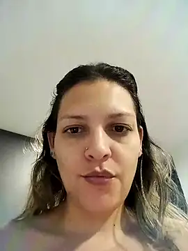 Mia Hampton online show from 2, 2, 2025