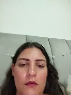 Mia Hampton online show from 27, 5, 2026