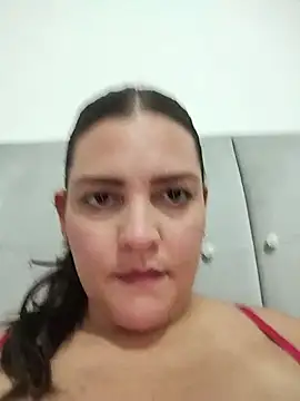 Snapshot of Mia_Hampton chatting on 4, 7, 2026 Mia Hampton online show from 4, 7, 2026