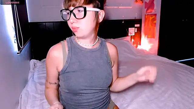 Cosmo Riri online show from 29, 9, 2025