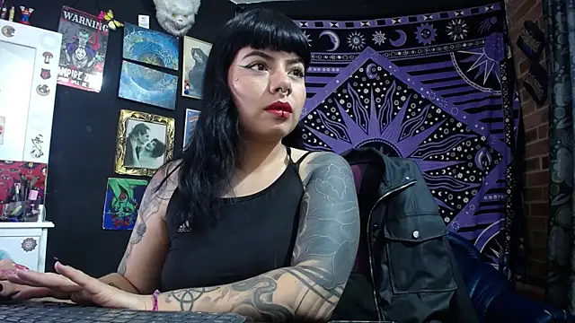 Snapshot of Yourmadame_P chatting on 6, 7, 2026 Yourmadame P online show from 6, 7, 2026