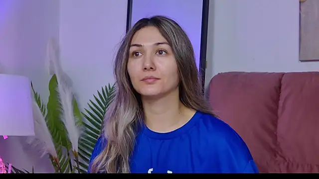 NicolLopeze online show from 27, 11, 2025