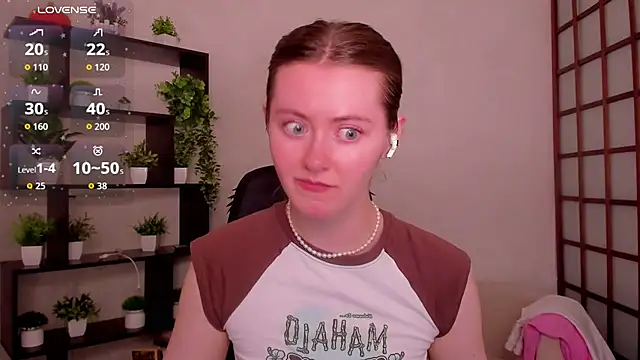 Snapshot of KateCuddle chatting on 18, 6, 2026 KateCuddle online show from 18, 6, 2026