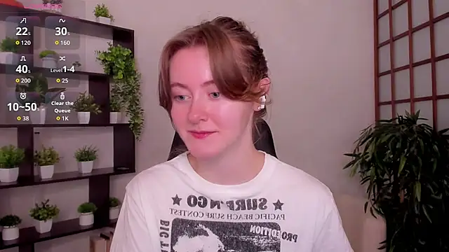 Snapshot of KateCuddle chatting on 20, 7, 2026 KateCuddle online show from 20, 7, 2026