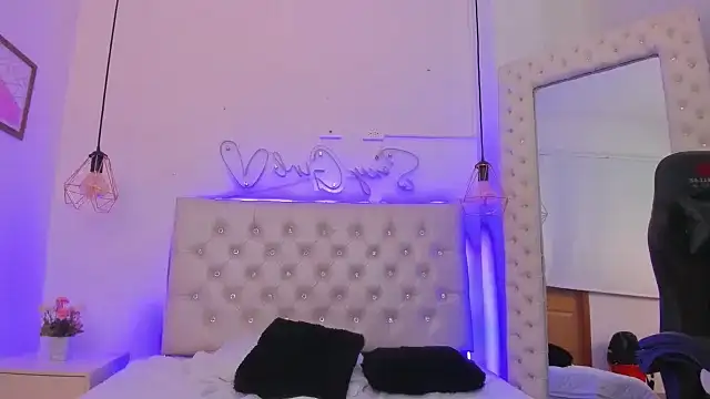 xiomara  cortes online show from 20, 3, 2025