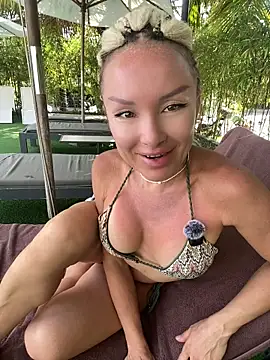 Snapshot of WhiteBunny chatting on 11, 6, 2026 WhiteBunny online show from 11, 6, 2026