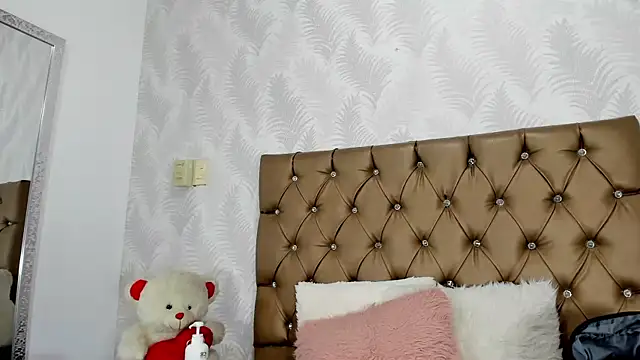 Snapshot of luna_evaa chatting on 10, 9, 2025 luna evaa online show from 10, 9, 2025