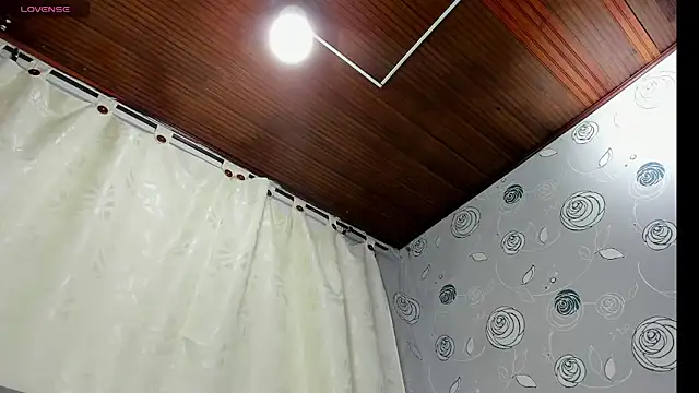 Snapshot of luna_evaa chatting on 20, 10, 2025 luna evaa online show from 20, 10, 2025