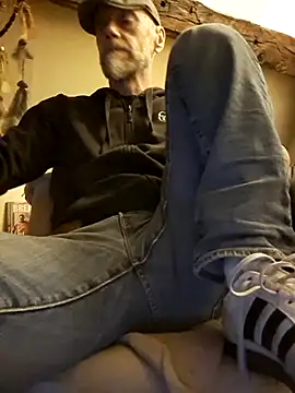 Snapshot of eddouxxx78 chatting on 5, 5, 2026 eddouxxx78 online show from 5, 5, 2026