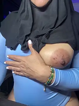 Snapshot of Jameela chatting on 20, 10, 2025 Jameela online show from 20, 10, 2025