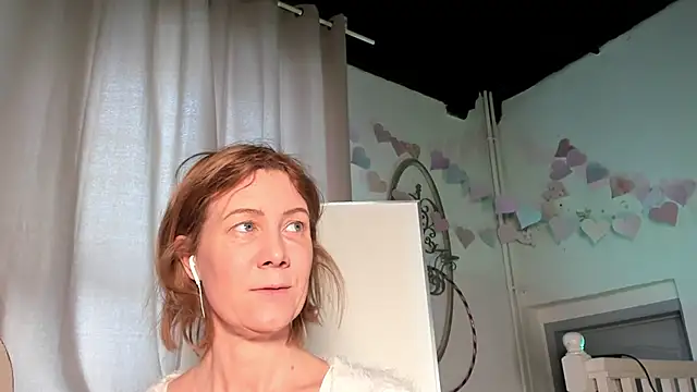 Lola Belgium online show from 16, 2, 2025