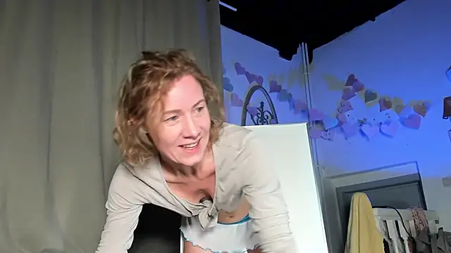 Lola Belgium online show from 17, 2, 2025