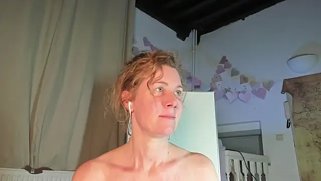 Lola Belgium online show from 22, 3, 2025