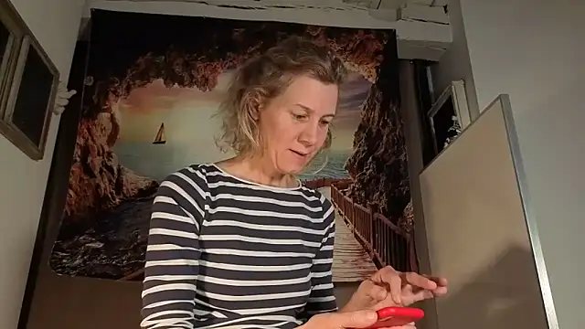 Snapshot of Lola_Belgium chatting on 4, 6, 2026 Lola Belgium online show from 4, 6, 2026