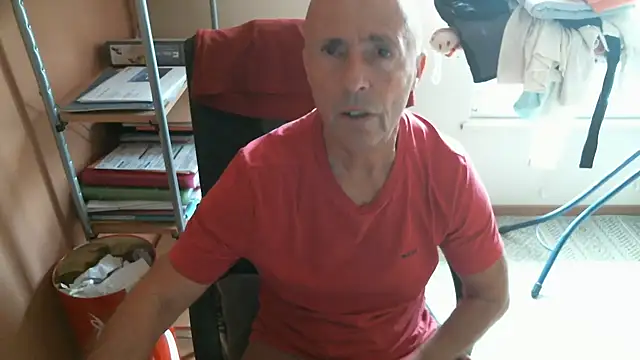 Snapshot of olibrius71 chatting on 23, 11, 2025 olibrius71 online show from 23, 11, 2025