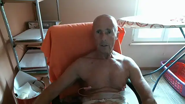 Snapshot of olibrius71 chatting on 11, 7, 2026 olibrius71 online show from 11, 7, 2026