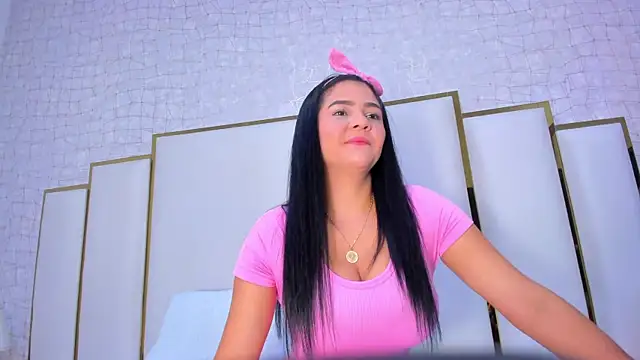 paola rodriguez online show from 11, 9, 2025