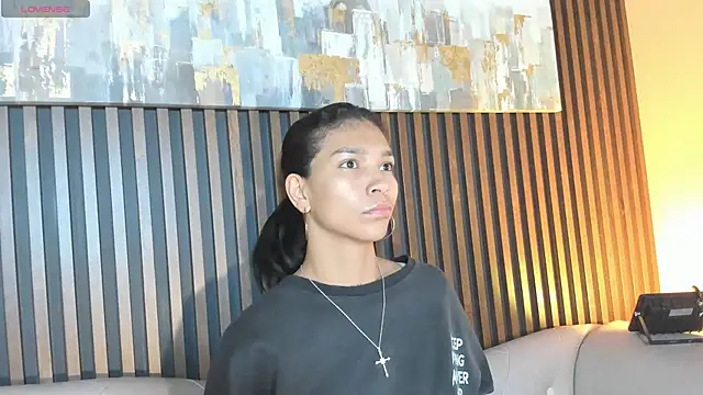 LauraAristizabal online show from 15, 2, 2026