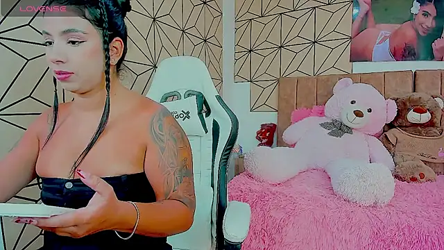 vane lopez  online show from 14, 4, 2026