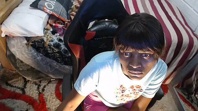 sexyjustin202 online show from 23, 12, 2025