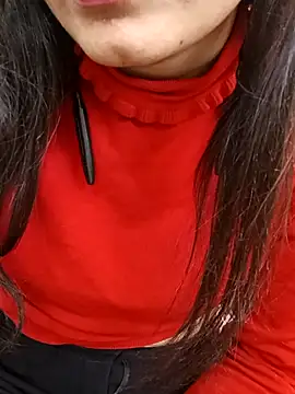 Snapshot of CuteSarikaLIVE chatting on 4, 12, 2025 CuteSarikaLIVE online show from 4, 12, 2025