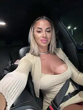 KirstieVegas online show from 2, 3, 2025