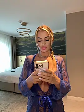 KirstieVegas online show from 14, 9, 2025