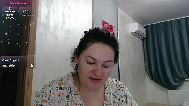 Stacy Davice online show from 8, 11, 2025