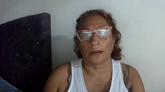 Snapshot of charrysexy1 chatting on 6, 1, 2026 charrysexy1 online show from 6, 1, 2026