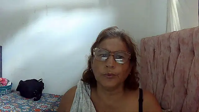 Snapshot of charrysexy1 chatting on 11, 2, 2026 charrysexy1 online show from 11, 2, 2026