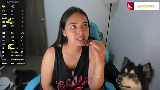 Miss Nicole online show from 11, 1, 2026