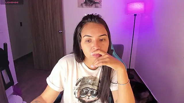 Miss Nicole online show from 7, 3, 2026