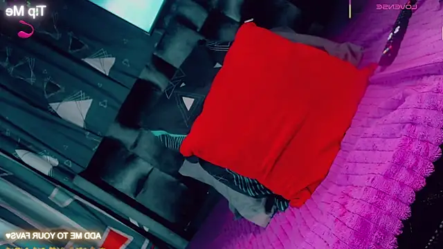 Snapshot of CharlotteBigCock chatting on 16, 1, 2026 CharlotteBigCock online show from 16, 1, 2026